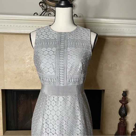 Antonio Melani Grey Eyelet lace overlay mid length sleeveless dress Size 2 - Picture 2 of 16
